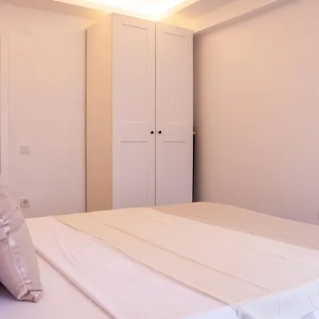 Luminous Flat With Sea View In Izmir