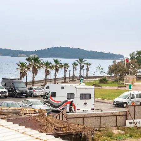 Luminous Flat With Sea View In * Esmirna
