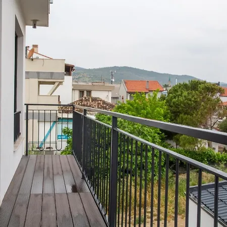Luminous Flat With Sea View In Apartamento